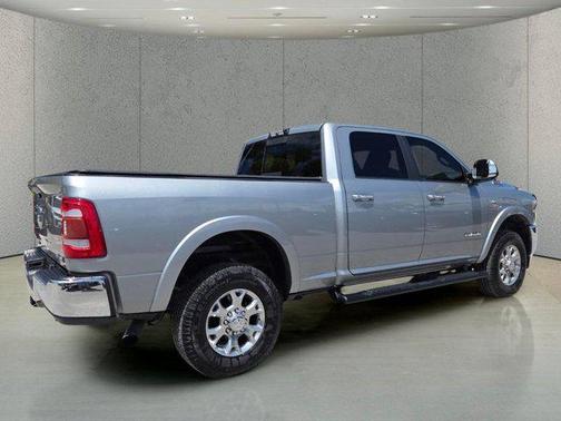 Billet Silver Metallic Clearcoat 2022 RAM 2500 Laramie Crew Cab 4x4 6'4' Box