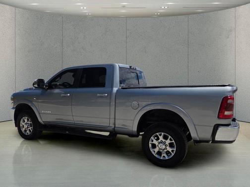Billet Silver Metallic Clearcoat 2022 RAM 2500 Laramie Crew Cab 4x4 6'4' Box