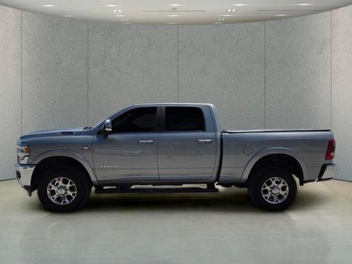 Billet Silver Metallic Clearcoat 2022 RAM 2500 Laramie Crew Cab 4x4 6'4' Box