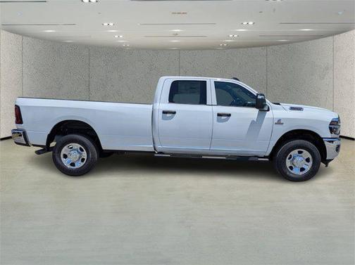 2025 RAM 2500 Tradesman Crew Cab 4x4 8' Box