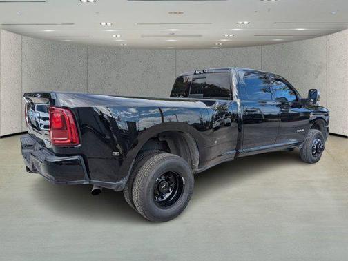 2025 RAM 3500 Laramie Crew Cab 4x4 8' Box