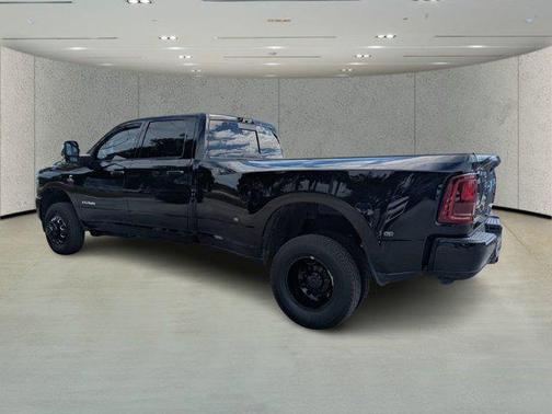 2025 RAM 3500 Laramie Crew Cab 4x4 8' Box