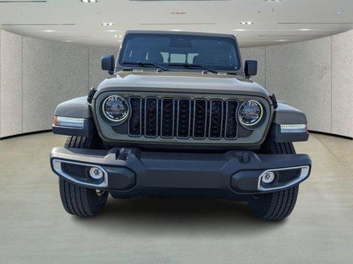 2026 Jeep Gladiator Sahara 4x4