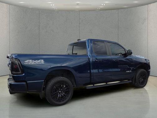 Patriot Blue Pearlcoat 2022 RAM 1500 Big Horn/Lone Star