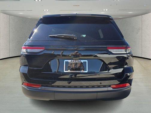 2026 Jeep Grand Cherokee Altitude