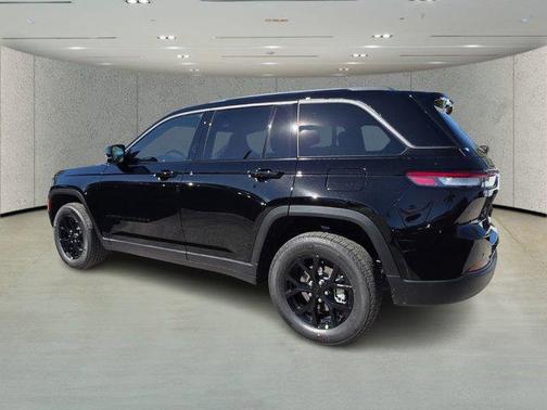 2026 Jeep Grand Cherokee Altitude