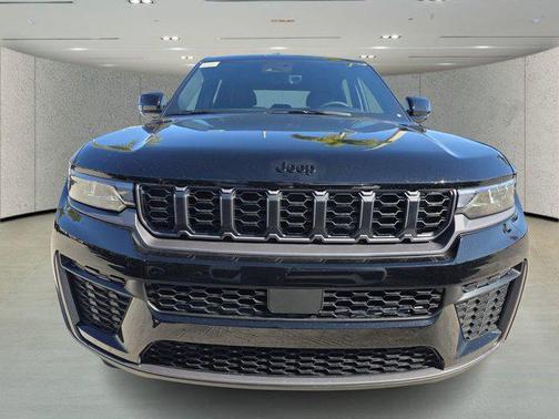 2026 Jeep Grand Cherokee Altitude