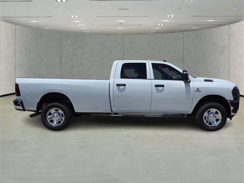 2025 RAM 2500 Tradesman Crew Cab 4x4 8' Box