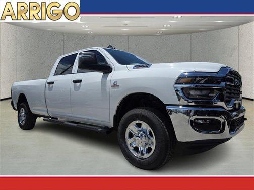 2025 RAM 2500 Tradesman Crew Cab 4x4 8' Box