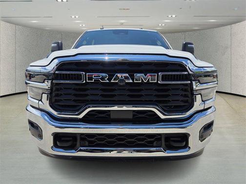 2025 RAM 2500 Tradesman Crew Cab 4x4 8' Box