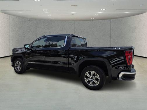 Onyx Black 2024 GMC Sierra 1500 SLT