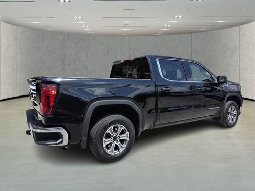 Onyx Black 2024 GMC Sierra 1500 SLT