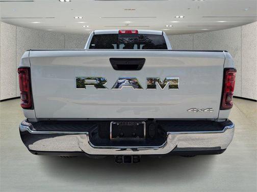 2025 RAM 2500 Tradesman Crew Cab 4x4 6'4' Box