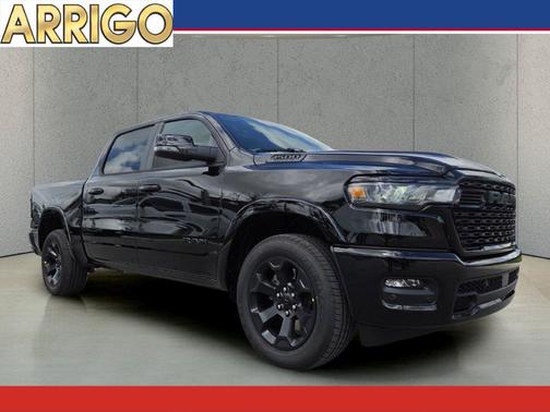 Diamond Black Crystal Pearlcoat 2027 RAM 1500 Big Horn/Lone Star