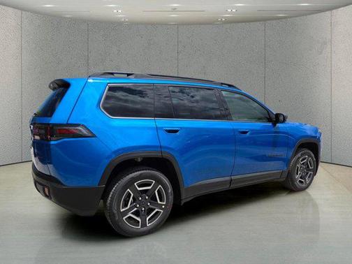 Hydro Blue Pearlcoat 2026 Jeep Cherokee Laredo 4x4