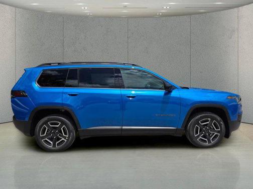 Hydro Blue Pearlcoat 2026 Jeep Cherokee Laredo 4x4