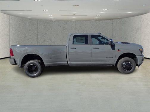 2026 RAM 3500 Laramie Crew Cab 4x4 8' Box