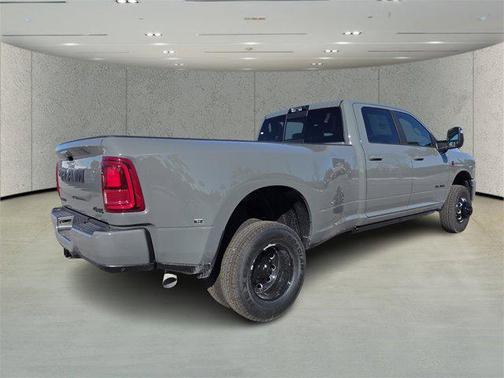 2026 RAM 3500 Laramie Crew Cab 4x4 8' Box