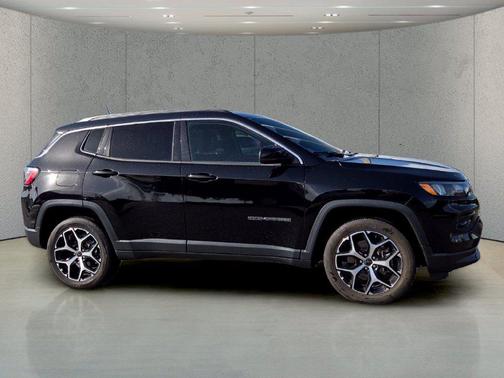 Diamond Black 2025 Jeep Compass Limited