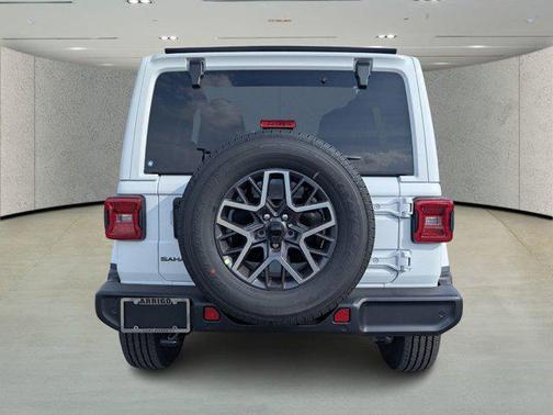 2026 Jeep Wrangler 4-Door Sahara 4x4