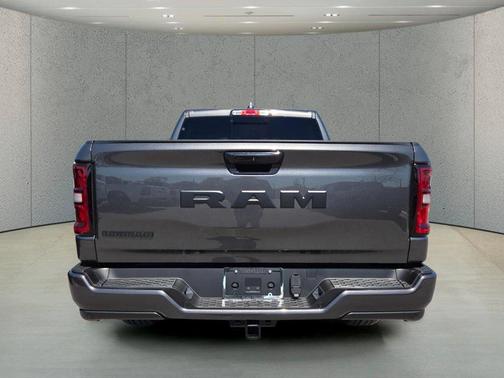 Granite Crystal Metallic Clearcoat 2026 RAM 1500 Big Horn/Lone Star