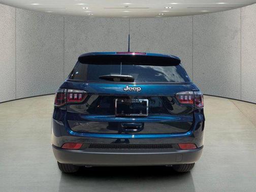 Fathom Blue Pearl Coat 2026 Jeep Compass Latitude
