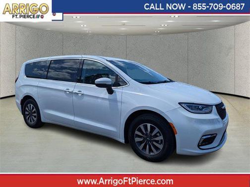 2023 Chrysler Pacifica Hybrid Touring L