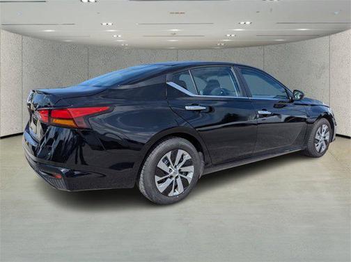 2022 Nissan Altima S FWD