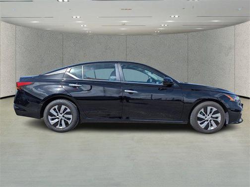 2022 Nissan Altima S FWD