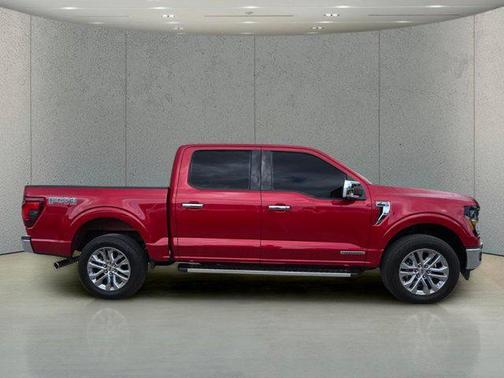 Rapid Red Metallic Tinted Clearcoat 2024 Ford F-150 XLT