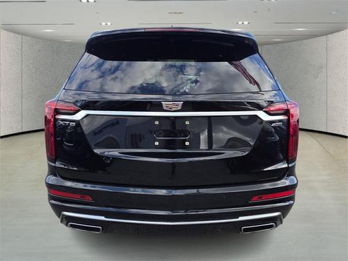 2022 Cadillac XT6 Premium Luxury FWD