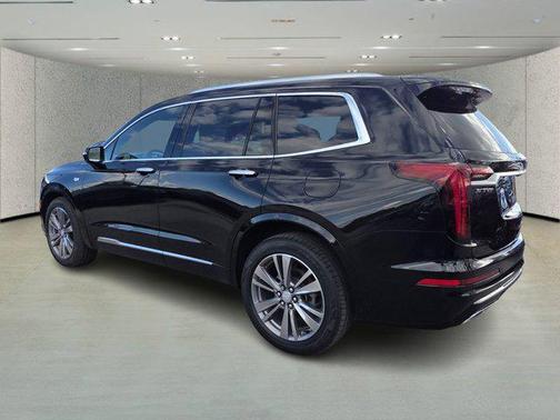 2022 Cadillac XT6 Premium Luxury FWD