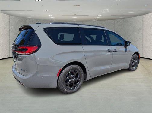 2025 Chrysler Pacifica Hybrid Premium S Appearance Pkg