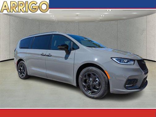2025 Chrysler Pacifica Hybrid Premium S Appearance Pkg