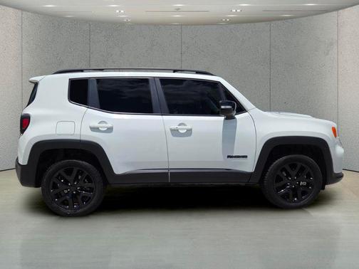 Alpine White Clearcoat 2023 Jeep Renegade Altitude
