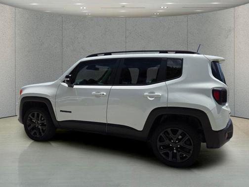 Alpine White Clearcoat 2023 Jeep Renegade Altitude