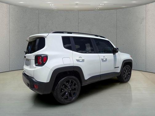Alpine White Clearcoat 2023 Jeep Renegade Altitude