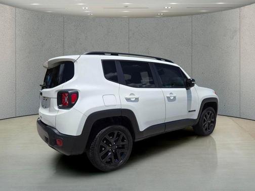 Alpine White Clearcoat 2023 Jeep Renegade Altitude