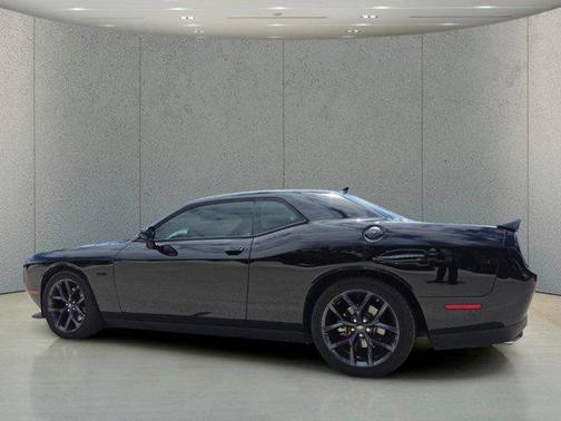 Pitch Black Clearcoat 2023 Dodge Challenger R/T