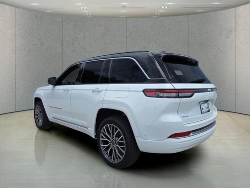 Bright White Clearcoat 2026 Jeep Grand Cherokee Summit