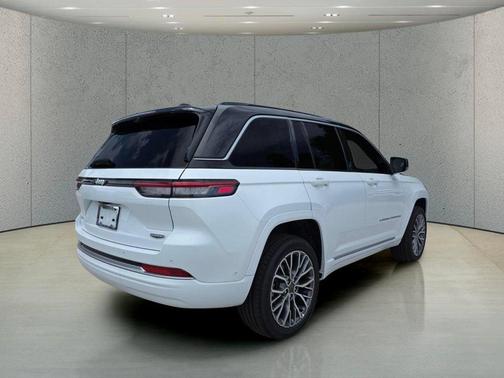 Bright White Clearcoat 2026 Jeep Grand Cherokee Summit
