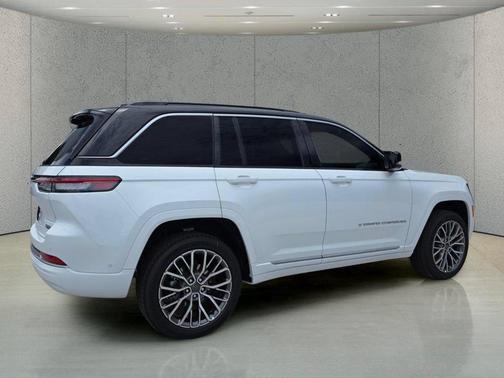 Bright White Clearcoat 2026 Jeep Grand Cherokee Summit