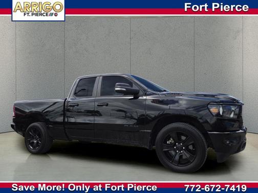 Diamond Black Crystal Pearlcoat 2022 RAM 1500 Big Horn/Lone Star
