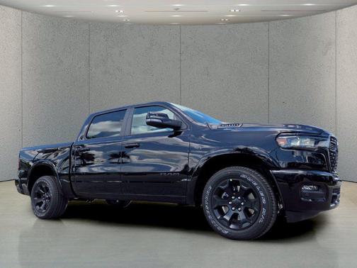 Diamond Black Crystal Pearlcoat 2027 RAM 1500 Big Horn/Lone Star