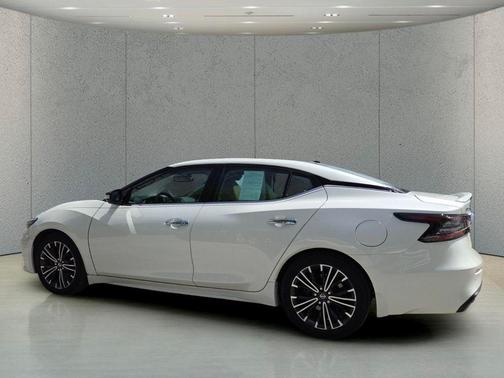 Pearl White Tricoat 2019 Nissan Maxima 3.5 SL
