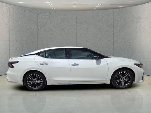 Pearl White Tricoat 2019 Nissan Maxima 3.5 SL