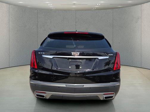 Stellar Black Metallic 2020 Cadillac XT5 Premium Luxury