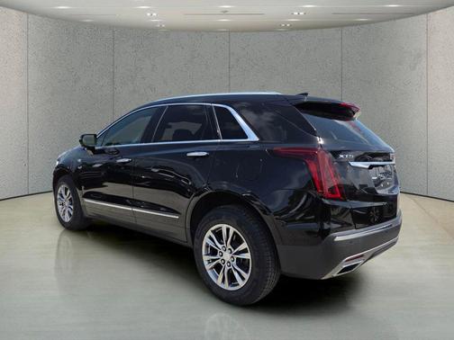 Stellar Black Metallic 2020 Cadillac XT5 Premium Luxury