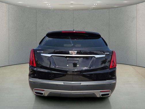 Stellar Black Metallic 2020 Cadillac XT5 Premium Luxury