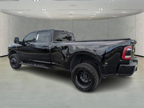2024 RAM 3500 Laramie Crew Cab 4x4 8' Box